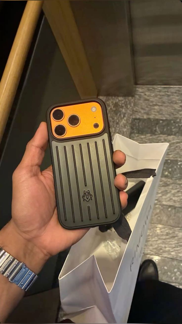 Rimowa Black Case for iPhone 17 Pro / Max