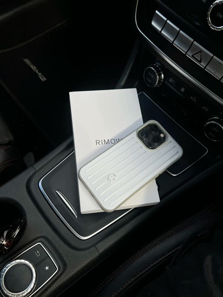 Rimowa Silver Case for iPhone 17 Pro / Max