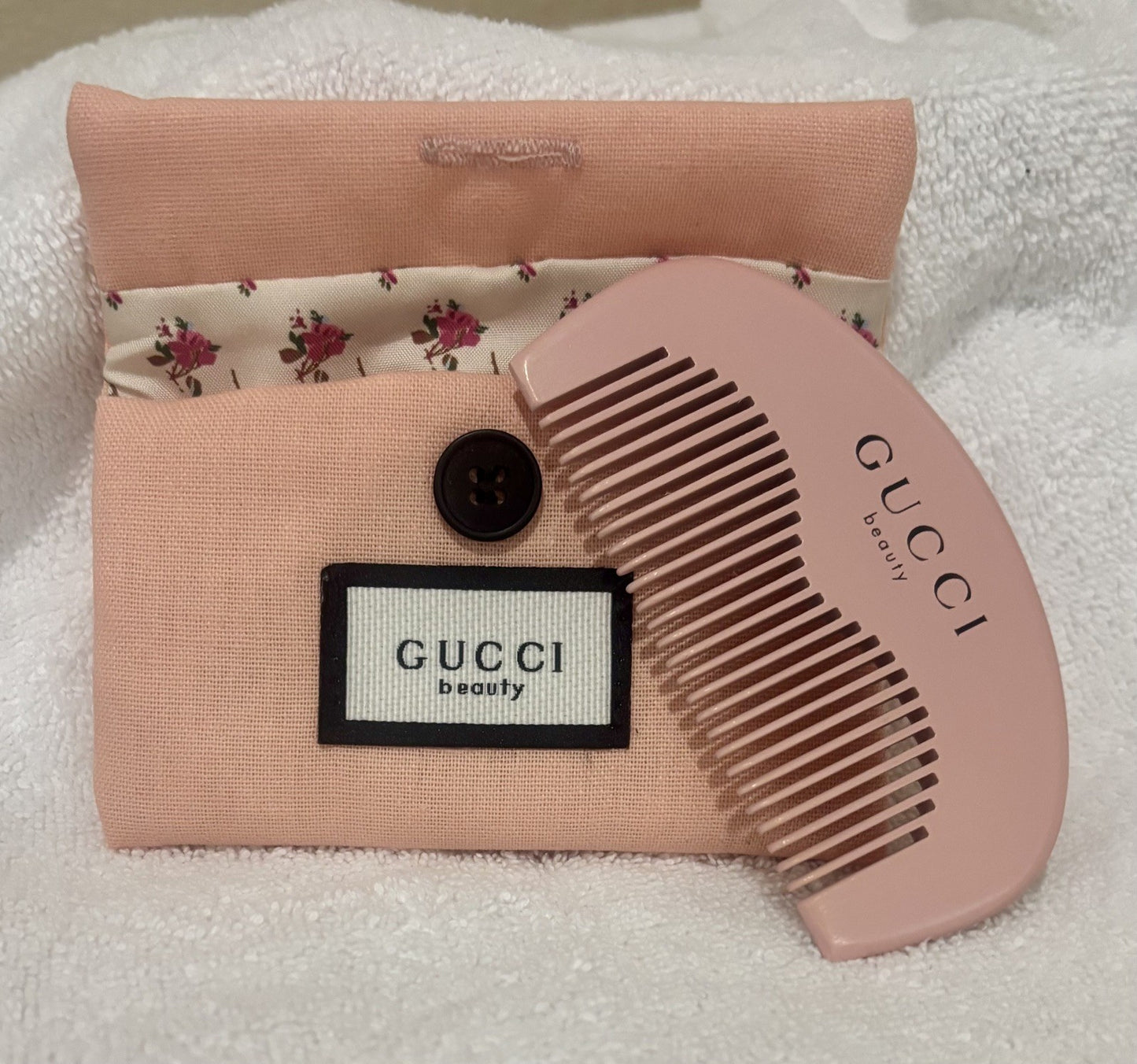 Gucci Beauty Pink Comb & Pouch Set